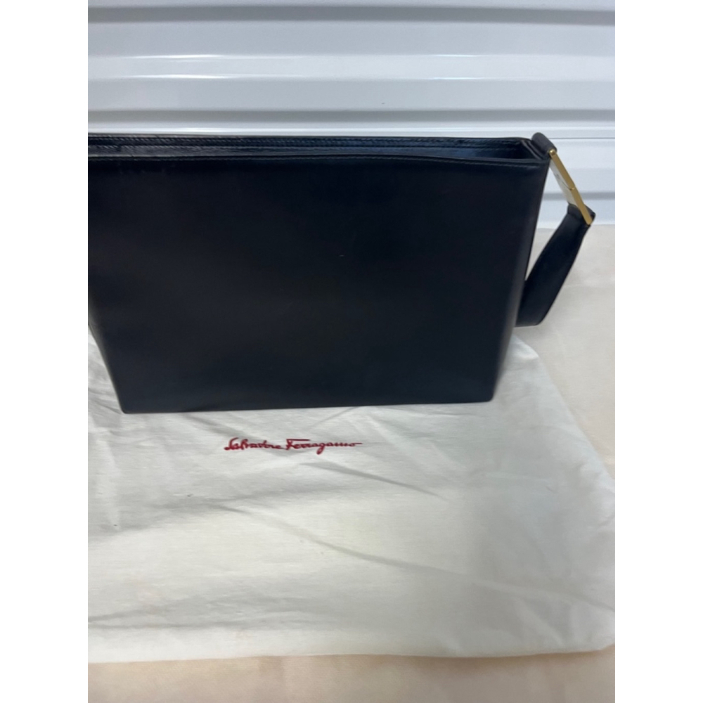 Authentic Salvatore Ferragamo Shoulder bag Gancini Calf Leather Black